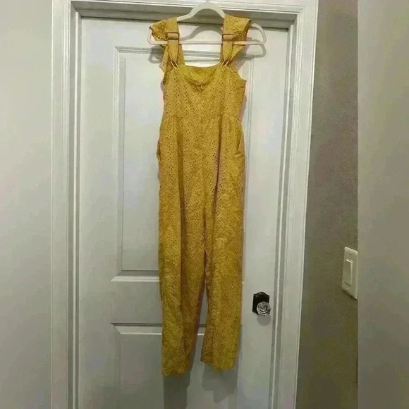 MINKPINK size small yellow embroidered floral jumpsuit with ruffles and pockets - Picture 6 of 9